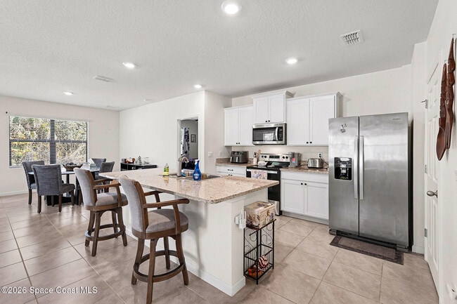 Building Photo - 543 Old Country SE Rd