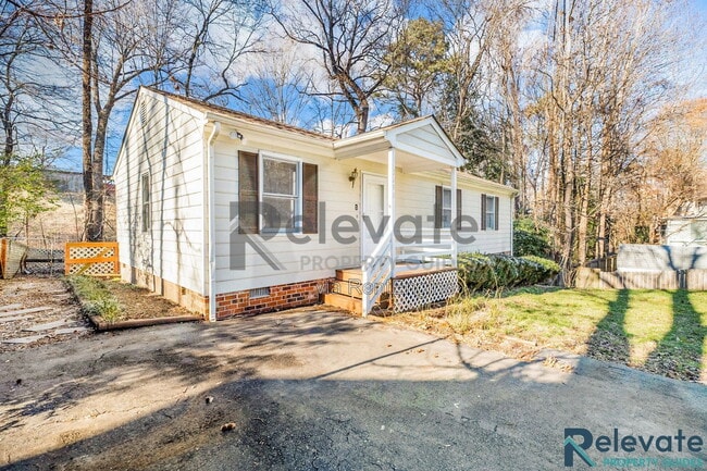 Building Photo - 2630 Beaver Falls Rd