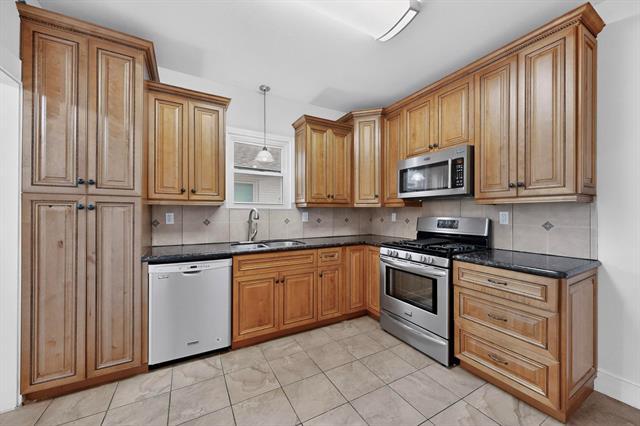 Building Photo - 2009 Berwick Ave