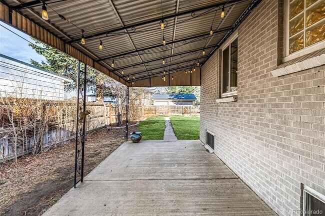 Building Photo - 1150 S Jackson St