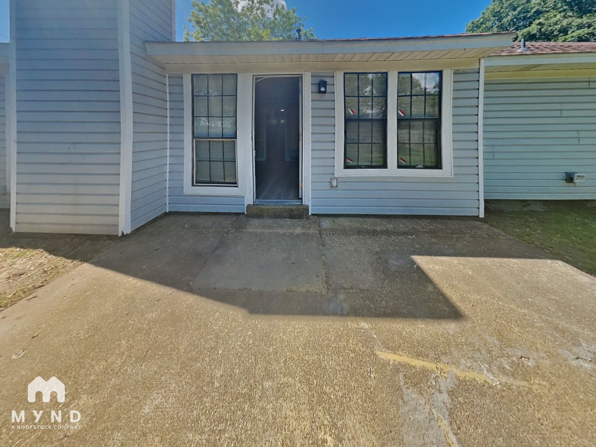 Building Photo - 976 Clarington Dr