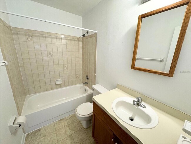 Building Photo - 2300 SW 43rd St