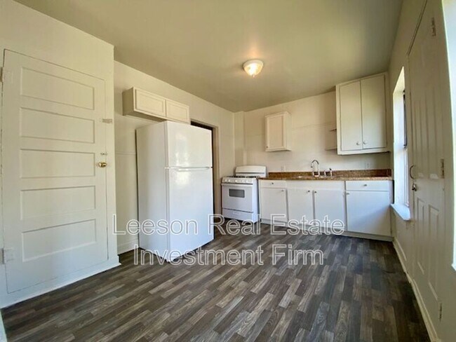 Building Photo - 545 Wyche St