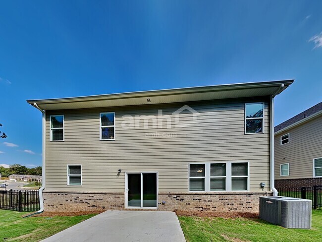 Building Photo - 1943 Windsor Park Ave