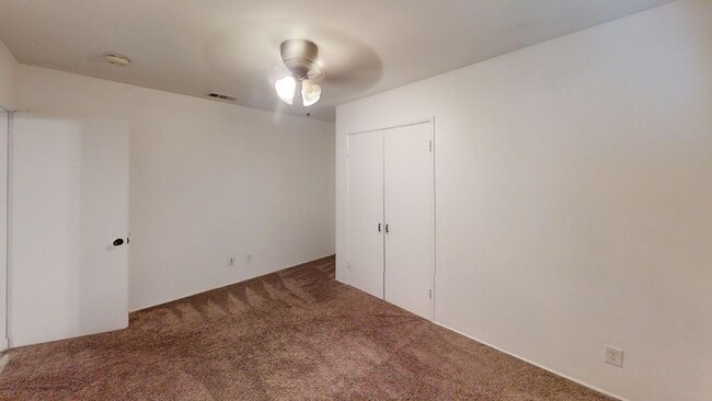 Building Photo - Charming Redlands Home