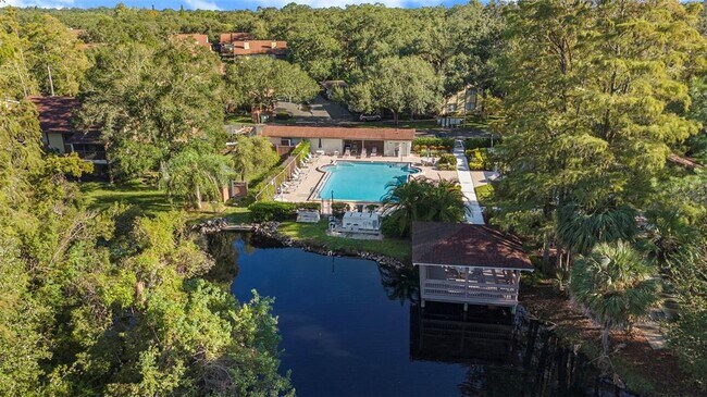 Building Photo - 600 Summerhill Ct