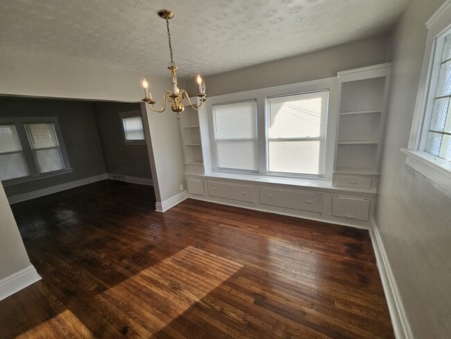 Building Photo - 4916 E 85th St