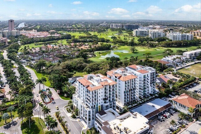 Building Photo - 495 E Royal Palm Rd
