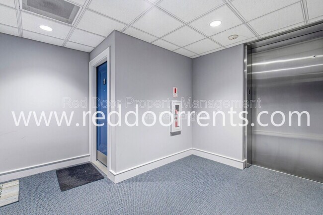 Building Photo - 802 N Meridian St