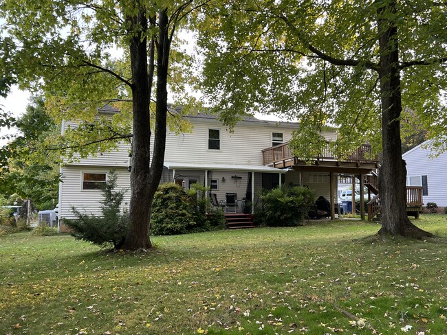 Building Photo - Bicksler Court