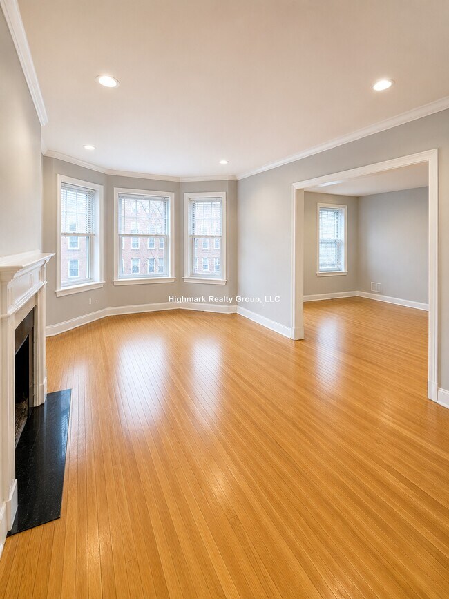 Building Photo - 805 Judson Ave