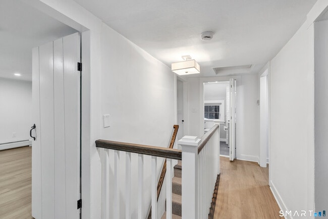 Building Photo - 315 Main St