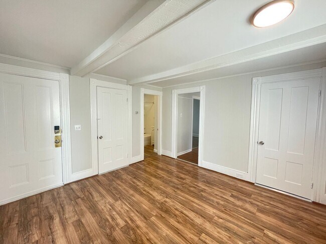 Building Photo - 39 Ashland St