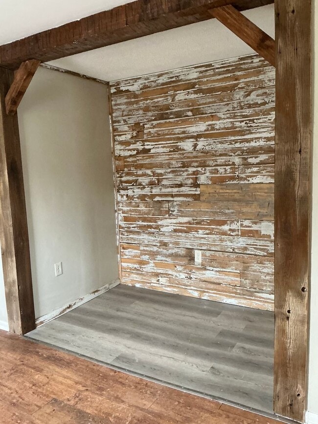 Building Photo - 167 S Main St