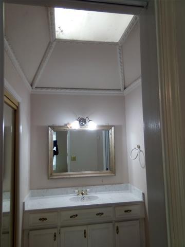 Building Photo - 2800 Hedgeway Dr