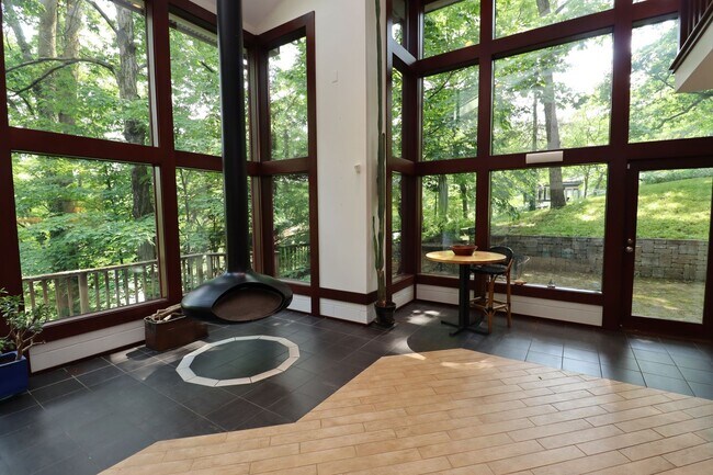 Building Photo - Move-In Special: 50% Off First Month’s Rent!-White River Access, Vaulted Ceilings, Natural Light,...