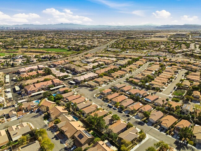 Building Photo - SUMMERLIN NORTH!!! SINGLE STORY!!! LARGE YARD!!! RECENTLY RENOVATED!!! NEW CARPET!!! NEAR DOWNTOW...