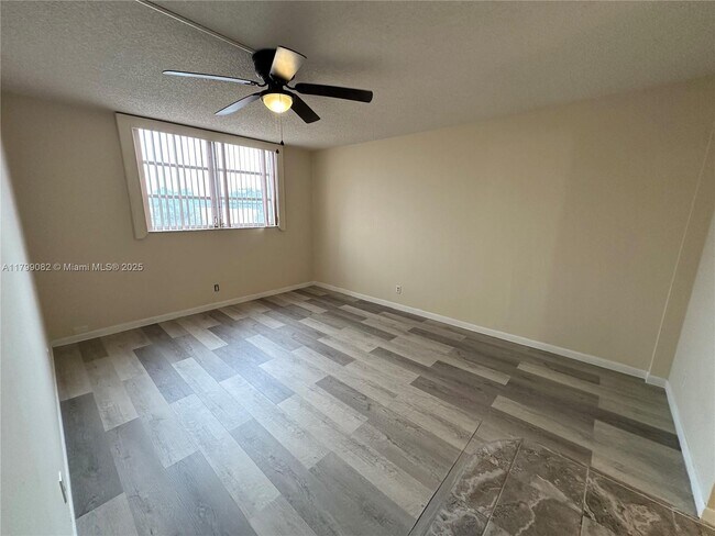 Building Photo - 403 NW 68th Ave
