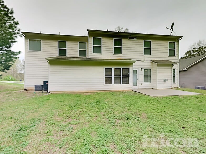 Building Photo - 8274 Eastshore Dr