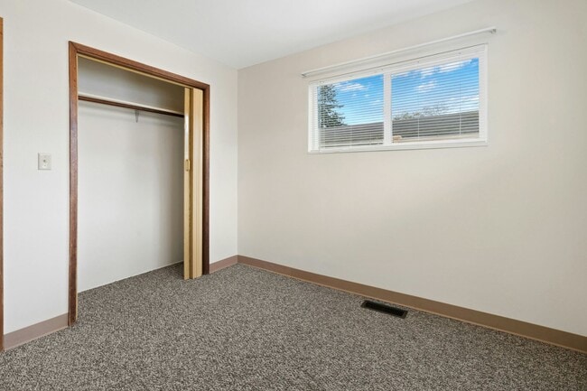 Building Photo - 3bd/2ba Seattle Home