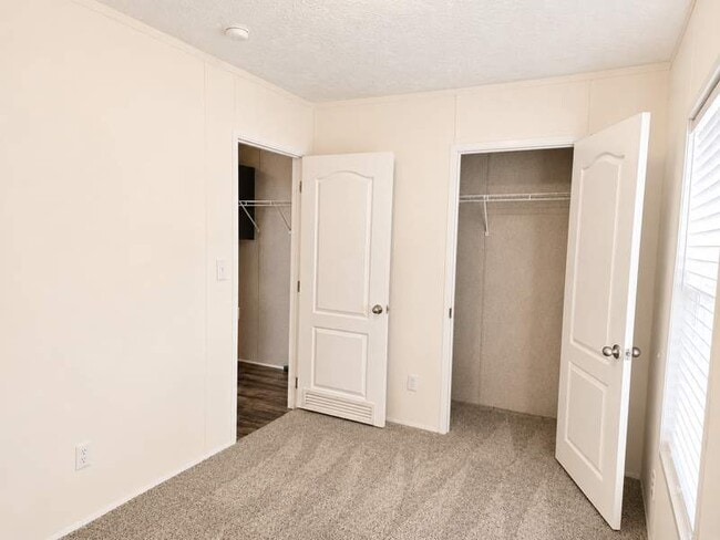 Building Photo - 153 Goodlett Dr