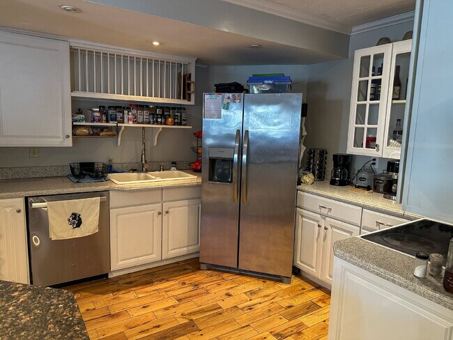 Building Photo - Charming Riverside Retreat: 3-Bedroom, 2-B...