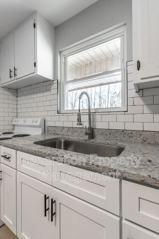 Building Photo - 3136 Spring Place Rd SE