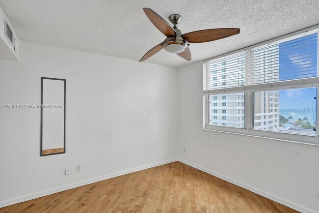 Building Photo - 770 Claughton Island Dr