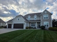 Building Photo - W239N3743 River Birch Ct