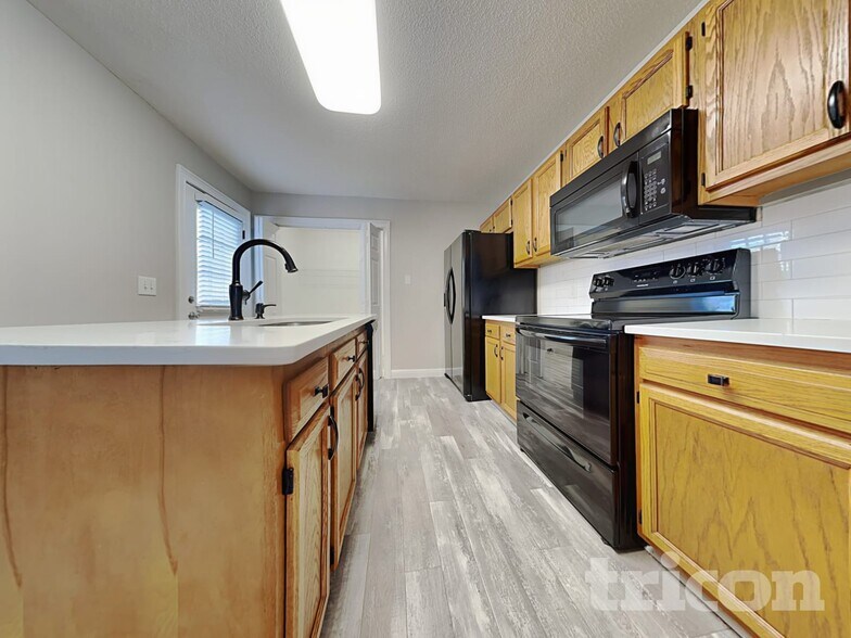 Building Photo - 353 Canter Ct NW