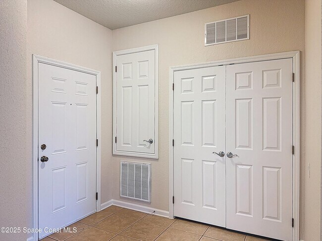 Building Photo - 3848 Lexmark Ln