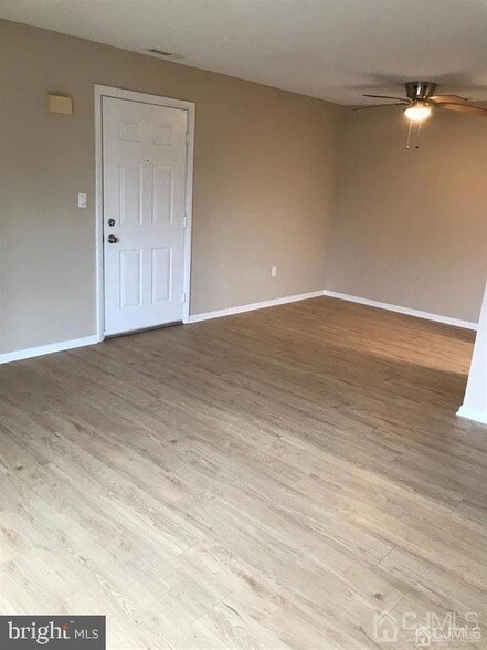 Building Photo - 4811 Ravens Crest Dr