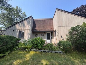 Building Photo - 20 Strathmore Gate Dr