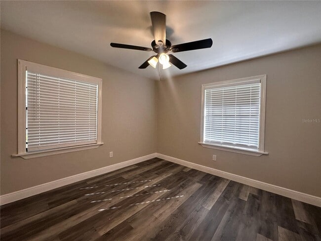 Building Photo - 1131 Robin Hood Ct