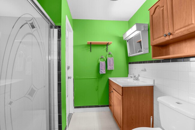 Building Photo - 9412 Bellewood St