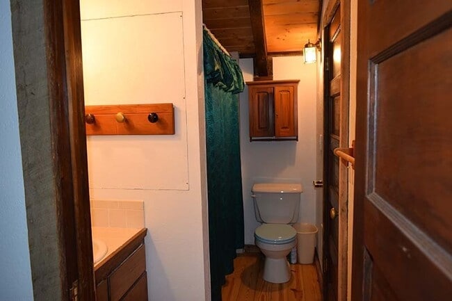 Building Photo - Sugar Mountain Cabin Home! Large, Finished Basement!