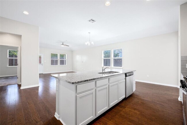 Building Photo - 1312 Jenkins Bnd