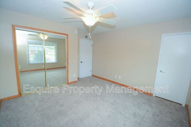 Building Photo - 730 Jay Ave