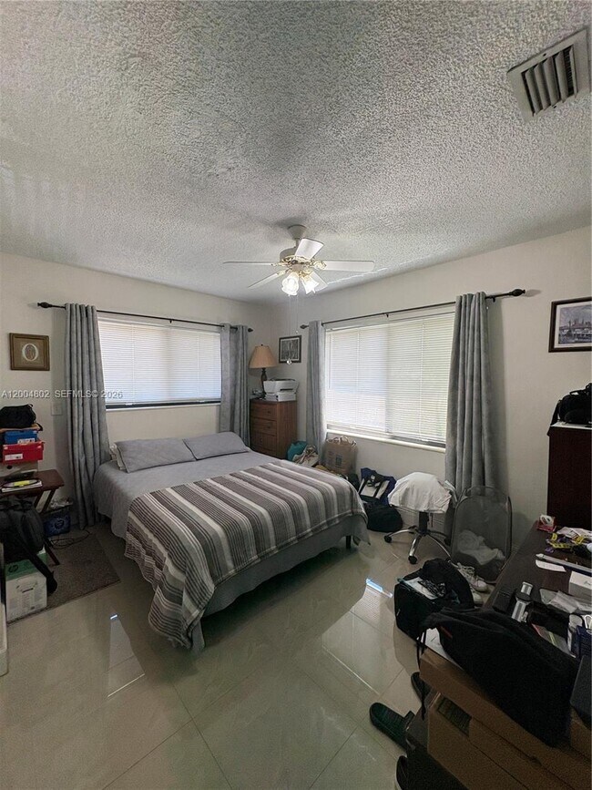 Building Photo - 8581 SW 29th St