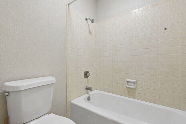 Building Photo - 2390 Middleton Ct