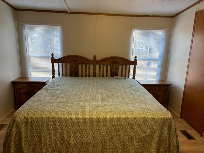 Building Photo - 61 Duckbill Rd