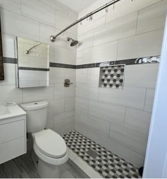 Building Photo - 7415 SW 31st St