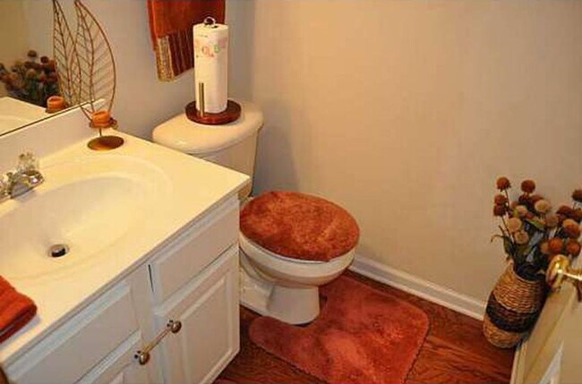 Building Photo - 908 Wendlebury Ct