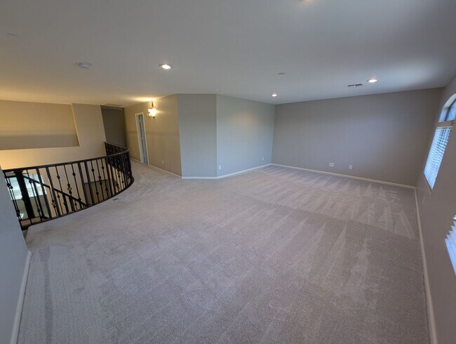 Building Photo - 4 Bedroom Home in the Kerby Estates Commun...
