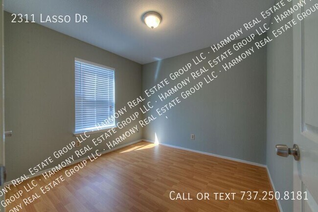 Building Photo - 2311 Lasso Dr
