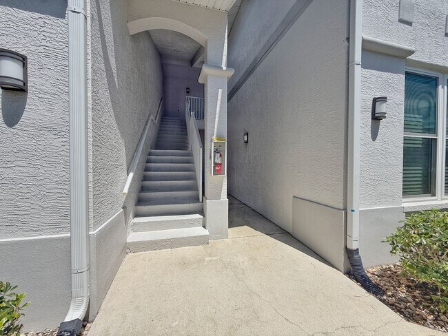 Building Photo - 1310 Charleston Square Dr