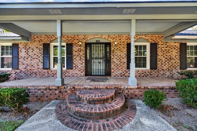 Building Photo - 1353 Secessionville Rd