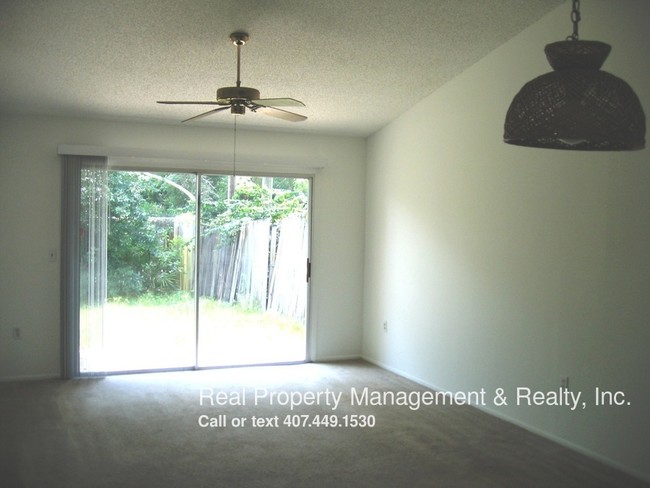 Building Photo - 3 BR / 2 BA Duplex Off Dean Road