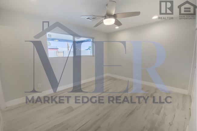 Building Photo - 4Bed/2Bath House at University/Dobson--Complete Remodel w/Pool!