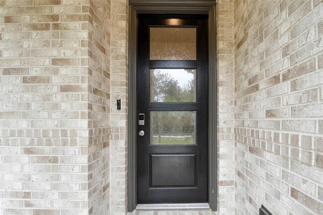 Building Photo - 128 E Cascade Heights Dr